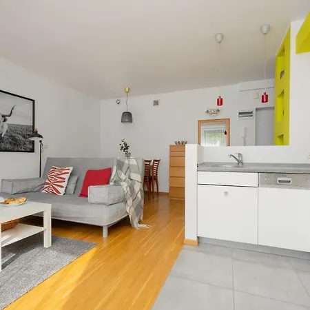 Lägenhet Sunny In The Heart Of By Renters Warszawa