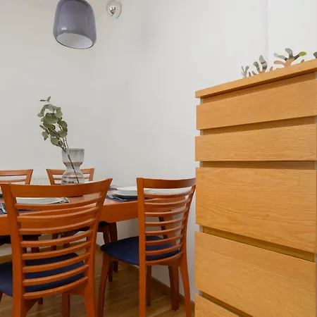Sunny In The Heart Of By Renters Lägenhet *