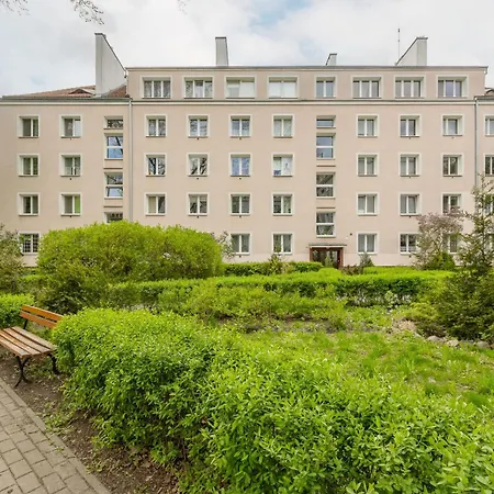 Sunny In The Heart Of By Renters