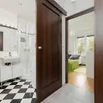 Sunny In The Heart Of By Renters شقة *