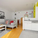شقة Sunny In The Heart Of By Renters وارسو