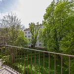 شقة Sunny In The Heart Of By Renters