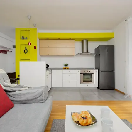 Sunny In The Heart Of By Renters * Varsovie