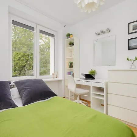 Sunny In The Heart Of By Renters * Varsovie