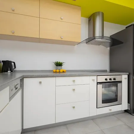 Sunny In The Heart Of By Renters