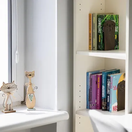 Апартаменты Sunny In The Heart Of By Renters *