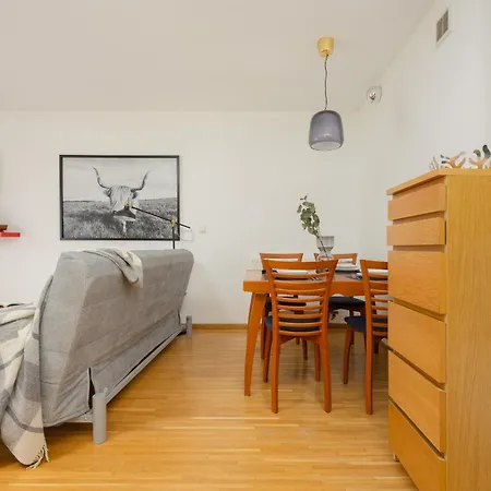 Sunny In The Heart Of By Renters