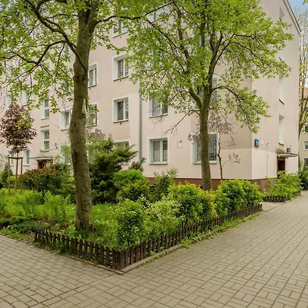 Апартаменты Sunny In The Heart Of By Renters